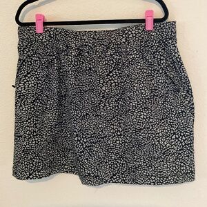 Lou & Grey Black and White Skirt/Skort Size XL Vacation Summer Pickleball